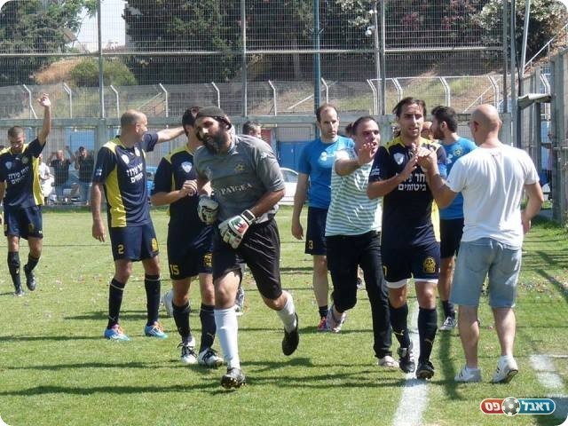 וממשיכים לחגוג (אלי שמואלי)