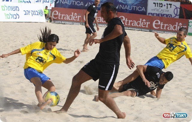 הענק והננסית. אגבריה מול מיכל הקטנה