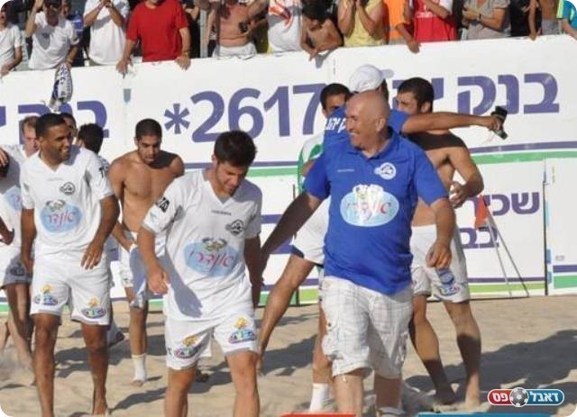 חייבים לגנוב ניצחון. שחקני יפו (צילום: חאדר אניס)