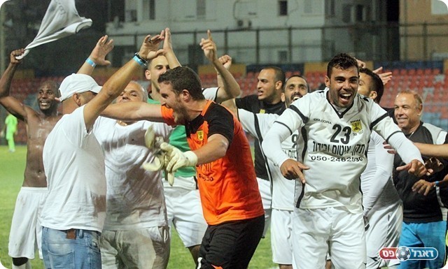 כפר סבא חוגגת נצחון ענק (לירן דורף)