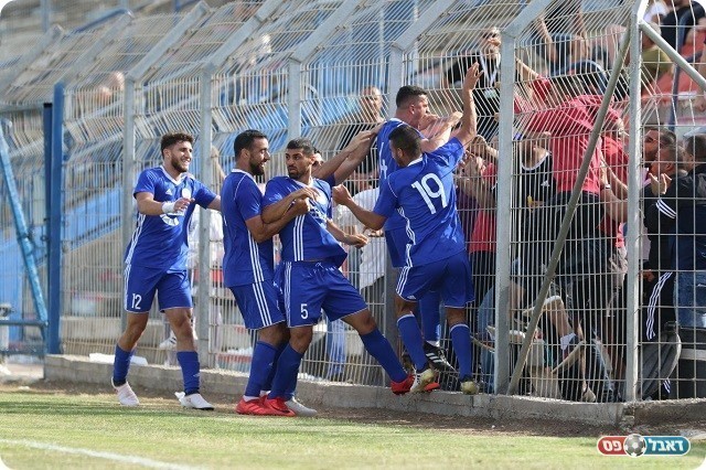 שחקני טירה חוגגים היום (נזיה סולטאן)