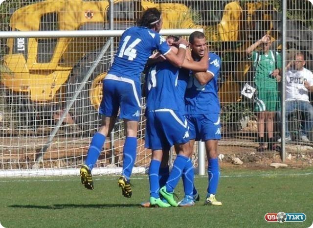 וחוגג (אלי שמואלי)