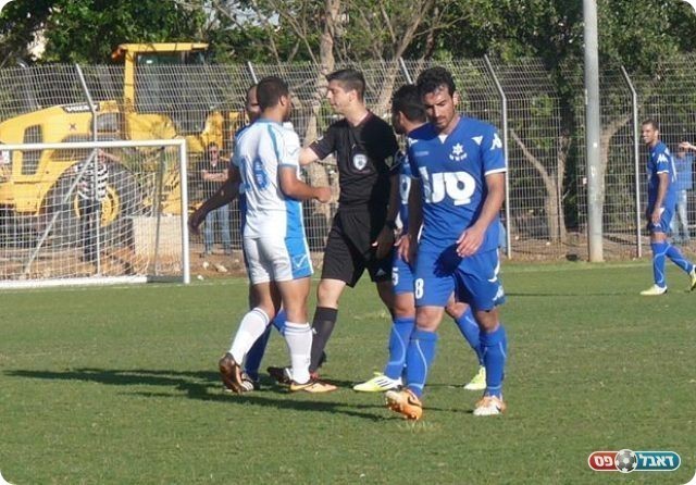 ויורד מכר הדשא (אלי שמואלי)