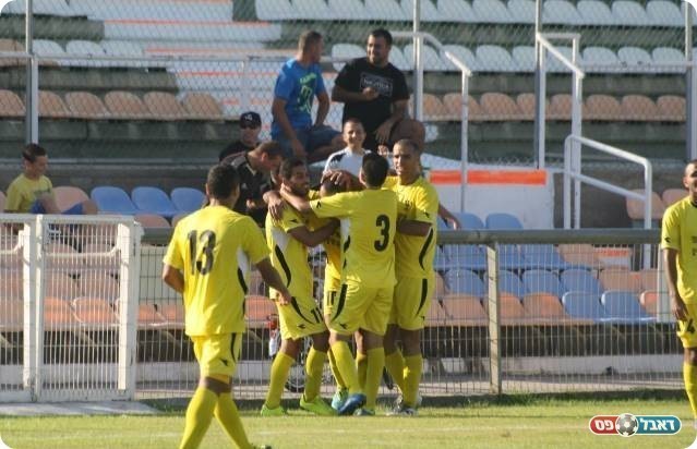 בליץ של נהריה. חוגגים את השני עם זעפרני (צילום: מיכה פישנזון)