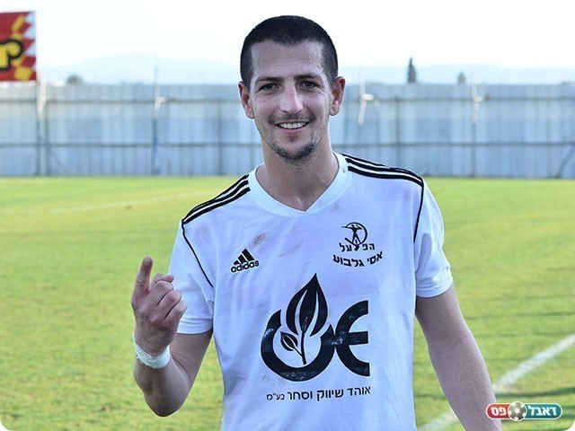 עוד אחד לאוסף, אבי מלכה (צילום: ארנון לוי)