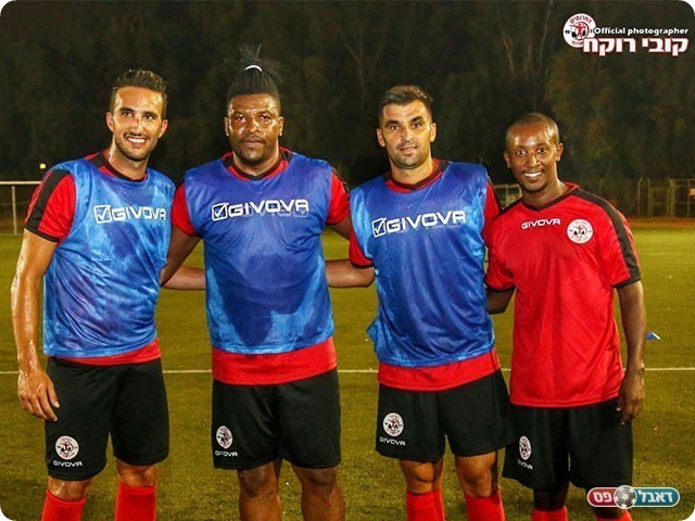 הצד האדום (קובי רוקח)