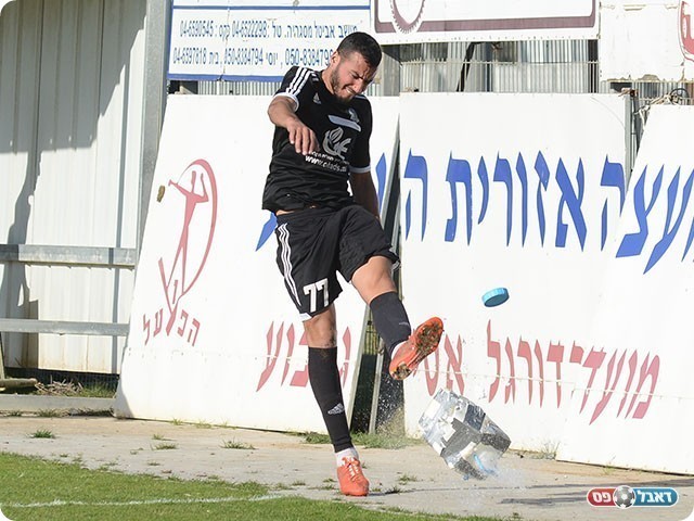 אדיר דיין ברגע של עצבים (ארנון לוי)