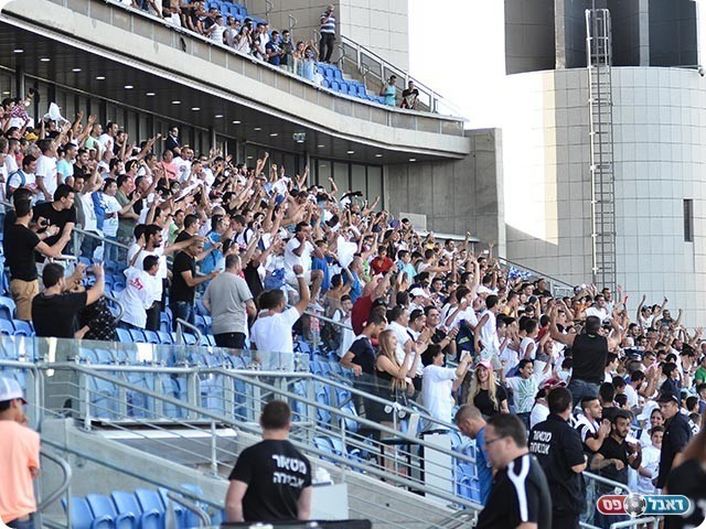 כל מילה מיותרת, אוהדי טבריה (ארנון לוי)