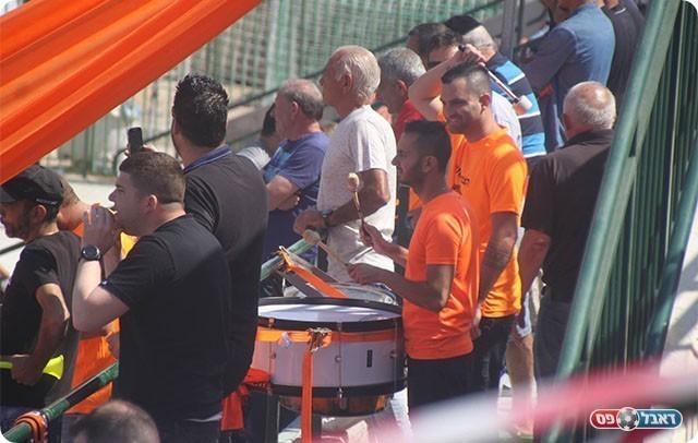 אוהדי נס ציונה (לוטפי עיסא, לקום)