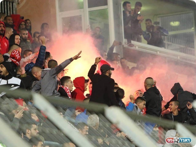 אוהדי פאחם בטירוף (עודד חסין)