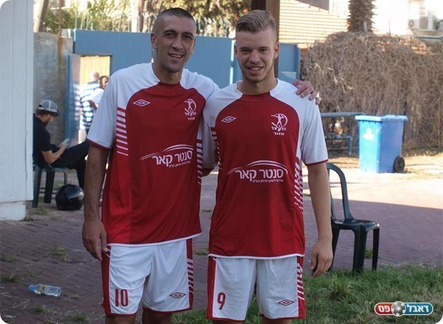 בלומנפלד ועזרא. כבשו מול האקסית (אלון יהודיוף)