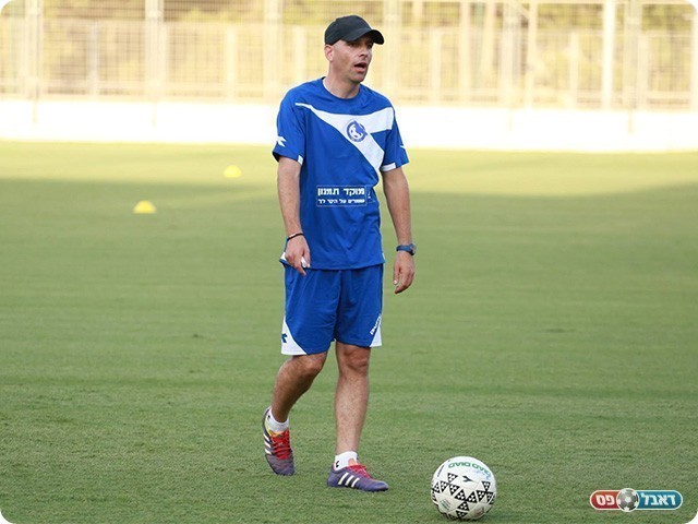 בשנה שעברה מאמן טבריה, השנה בנשר. שביט (קובי פורטל)