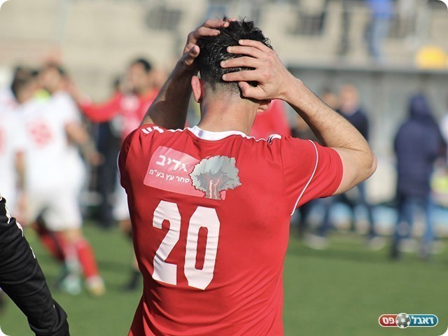 איילון אלימלך תופס את הראש (דאפר מחאמיד)