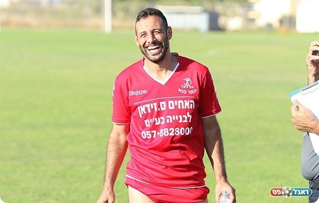 כובש השער לזכות כפר כנא. אחמד סבע (עודד חסין)