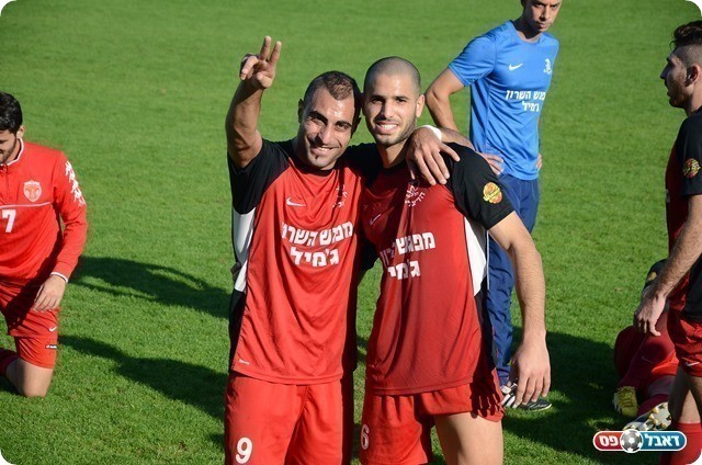 בר אלסברי (מימין) (אמיר אזון)