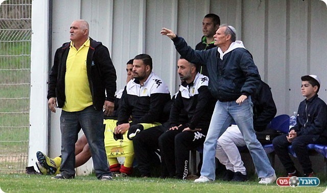 כנפו (לירן דורף)