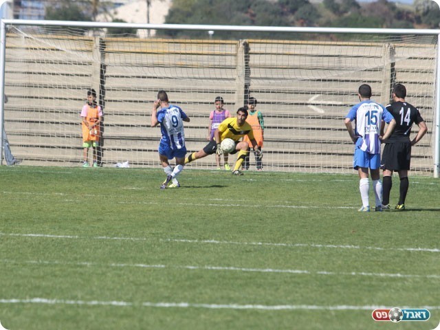 בלביליה מכניע את לוי (צילום: שלומי גבאי)