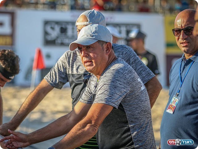 העונה האחרונה שלו בחופים. בני לם (וואסים מוואסי)