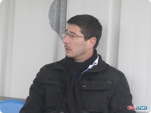 בונה קבוצה טובה, מאמן נשר ברוך סער