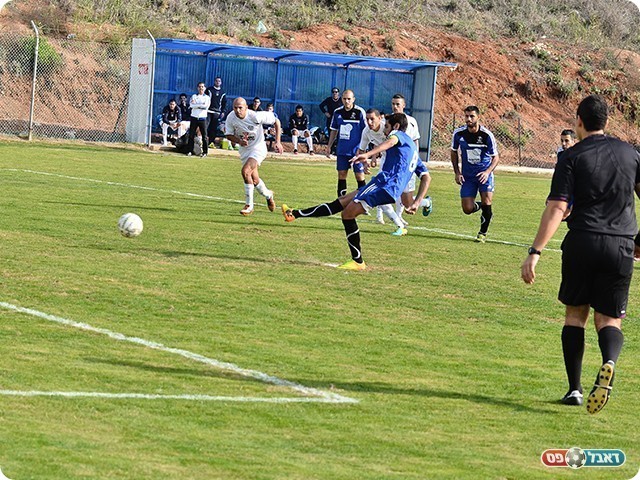 אסף מלול קובע שוויון (צילום: ארנון לוי)