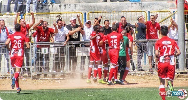 שחקני אשדוד חוגגים (מדיה אדומים אשדוד)