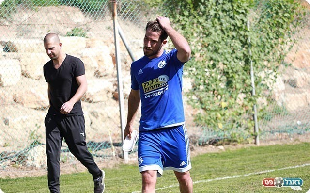 דניאל ברק יורד מהמגרש (עדי מלול)