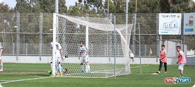 הנגיחה של גומה ברשת (קובי פורטל)