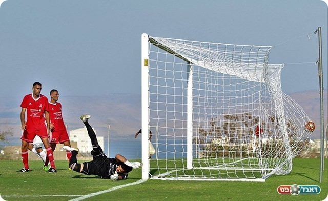 הכדור ברשת (עודד חסין)