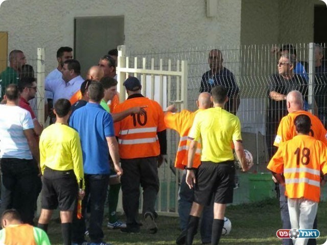 המהומות בחדרי ההלבשה (כמאל אבו סעדה)