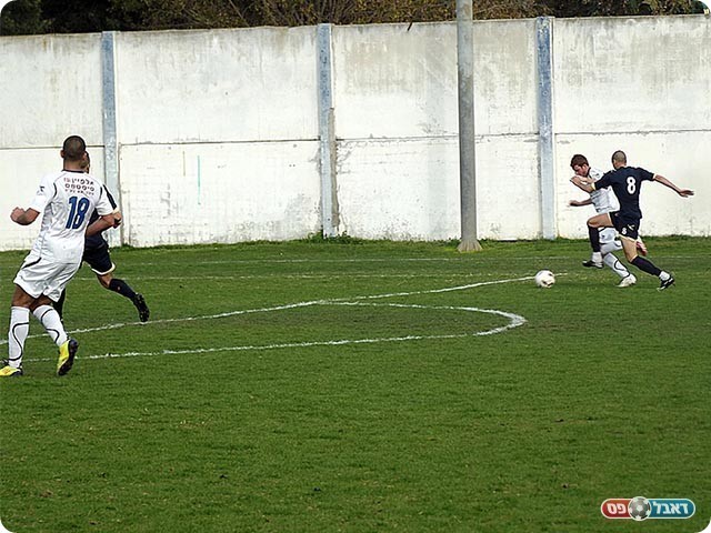 רבינוביץ' פורץ (צילום: אייל אורן)