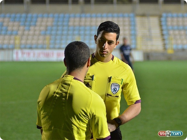 השופטים מתייעצים (קובי פורטל)