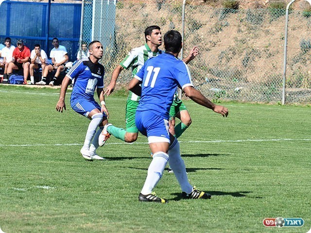 ומחמיץ (ארנון לוי)