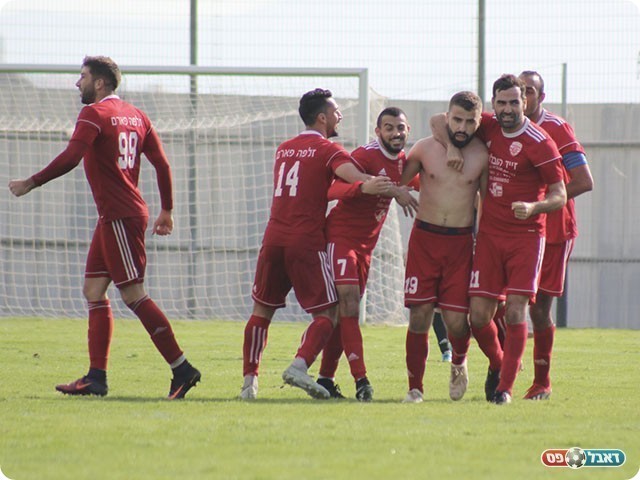 שחקני זלפה חוגגים את השער הראשון (דאפר מחאמיד)