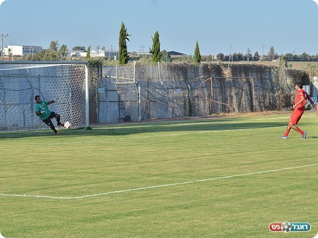 חן חג'ג' מחמיץ מהנקודה הלבנה (קובי פורטל)
