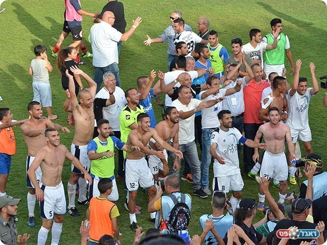 שחקני טבריה חוגגים (קובי פורטל)