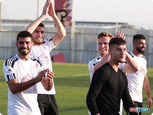 יש להם סיבה לחייך. שחקני זלפה (דאפר מחאמיד)