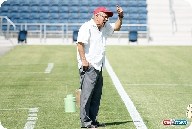 נהנה מכל העולמות. עדני (לירן דורף)