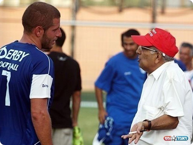 לדעתו הטענות של מרמורק על כר הדשא נכונות. עדני