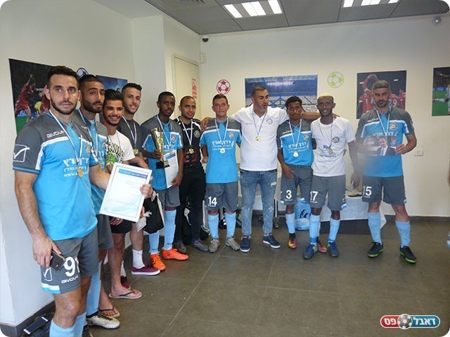 חלוקת גביעים ומדליות 