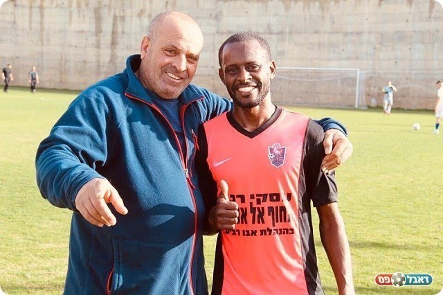 כוכב פרדיס אמיר טמניו עם היו"ר נעים חוואשי