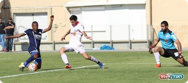 טריקו גטהון כובש (עודד חסין)