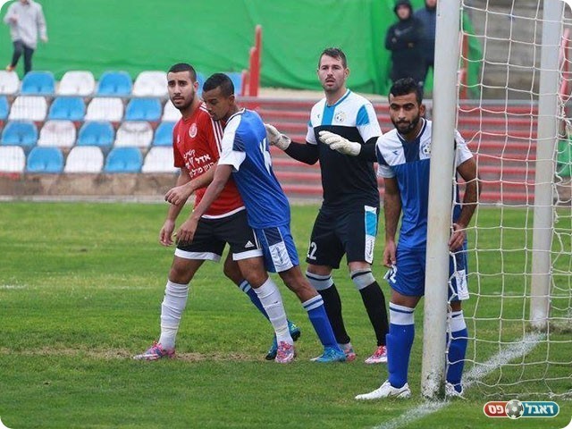 יותם כהן (באדום) (עדי מלול)