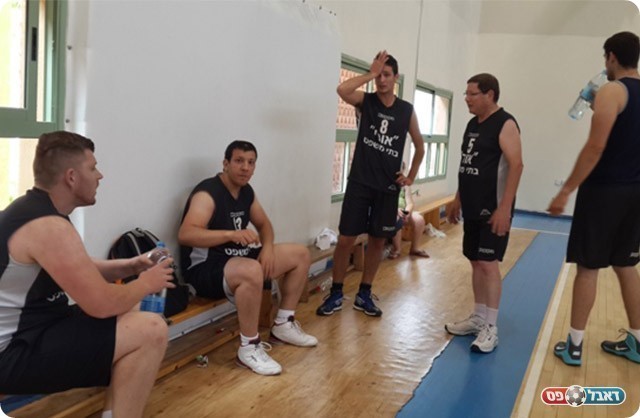 כדורסל (חאדר אניס)