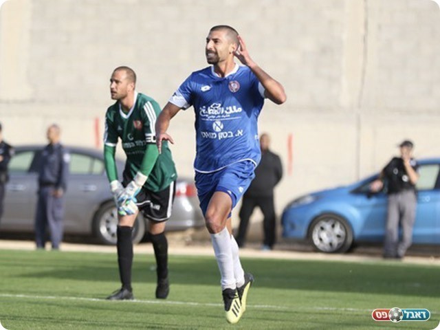 וחוגג (וואסים מוואסי)