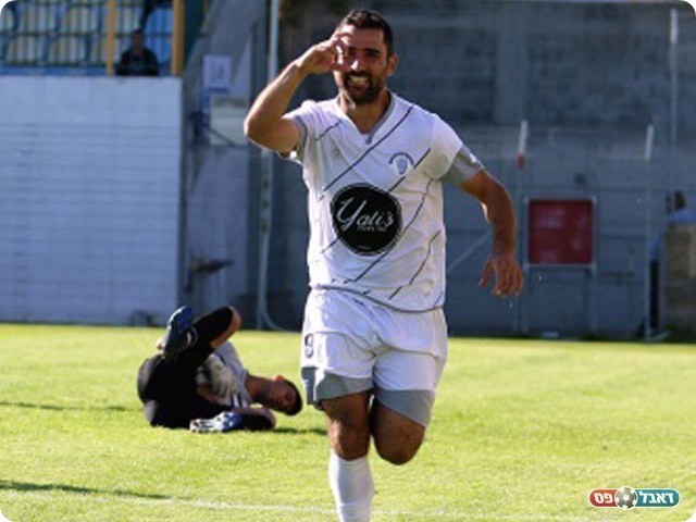 עונת שיא שלו. בן דוד (עודד חסין)