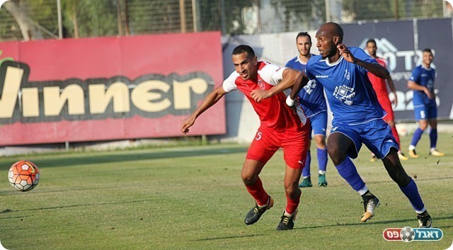 עומרי כהן במאבק עם חיים יוסף מהבקעה (לירן דורף)