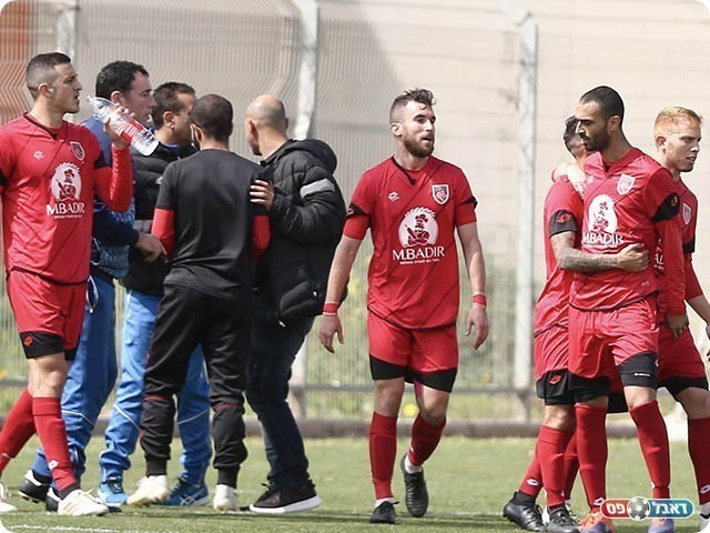 שחקני כפר קאסם (payperlens)