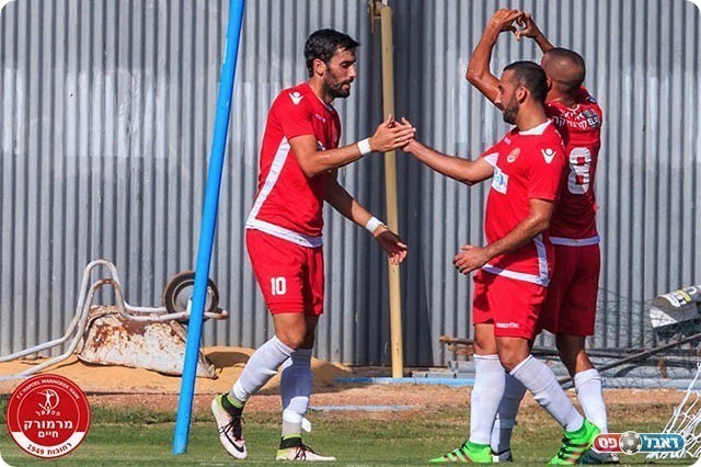 שלושת הכובשים לזכות מרמורק (יוסי סוריק)