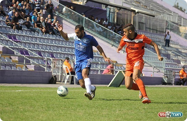 מאיר אוחיון (בכתום) (תאמר סרסור)