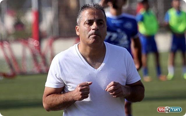 מאמן הסיבוב. עופר טסלפפה (לירן דורף)